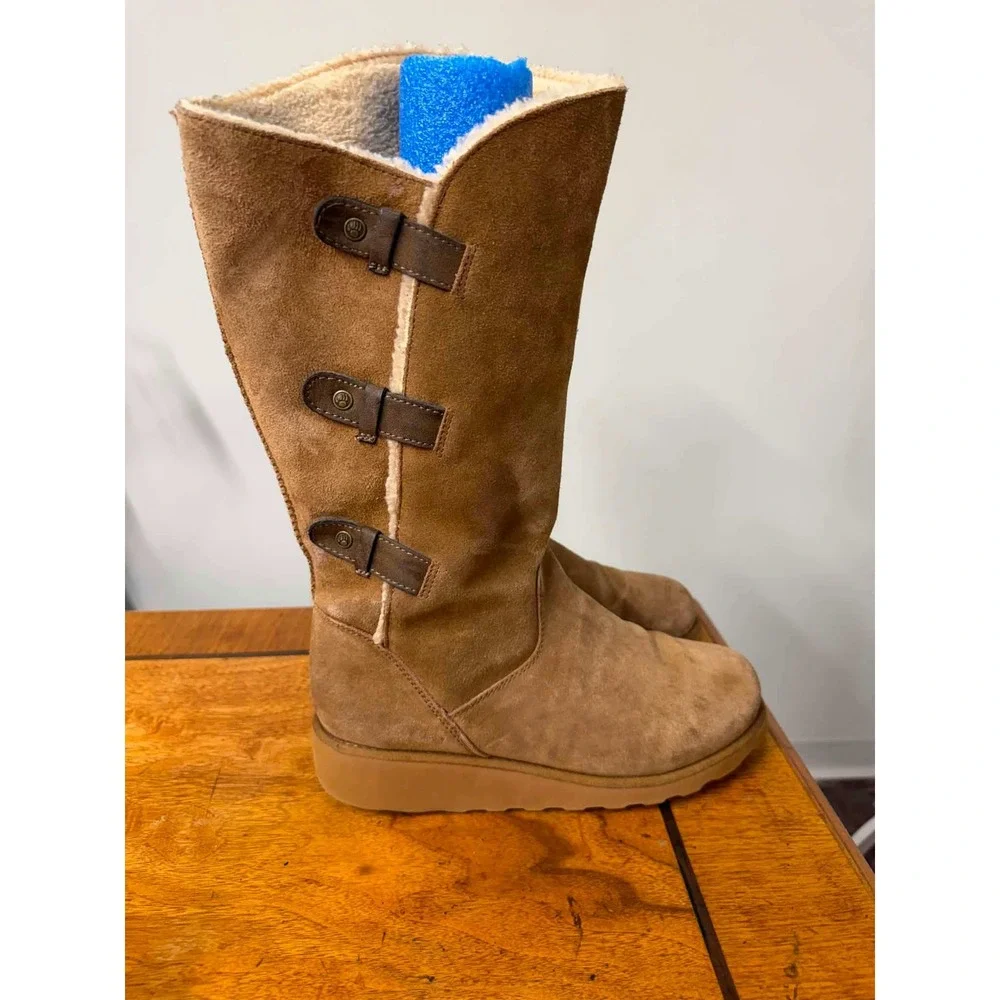 Bearpaw Women Hickory Suede Tall Toggle Buckle Boots Tan Sheepskin Lining 8